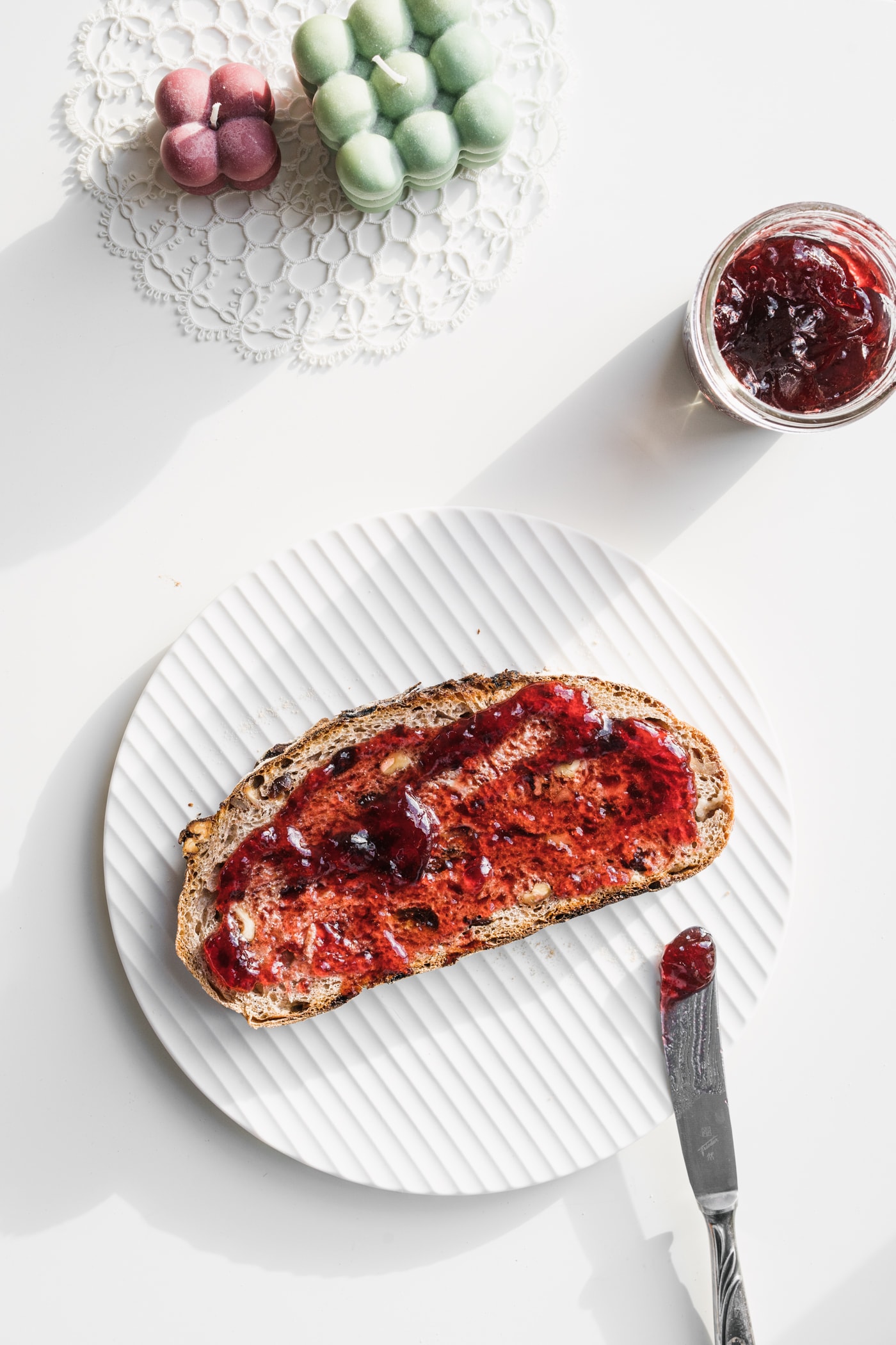 Cranberry-Walnuss-Brot mit Glühweingelee